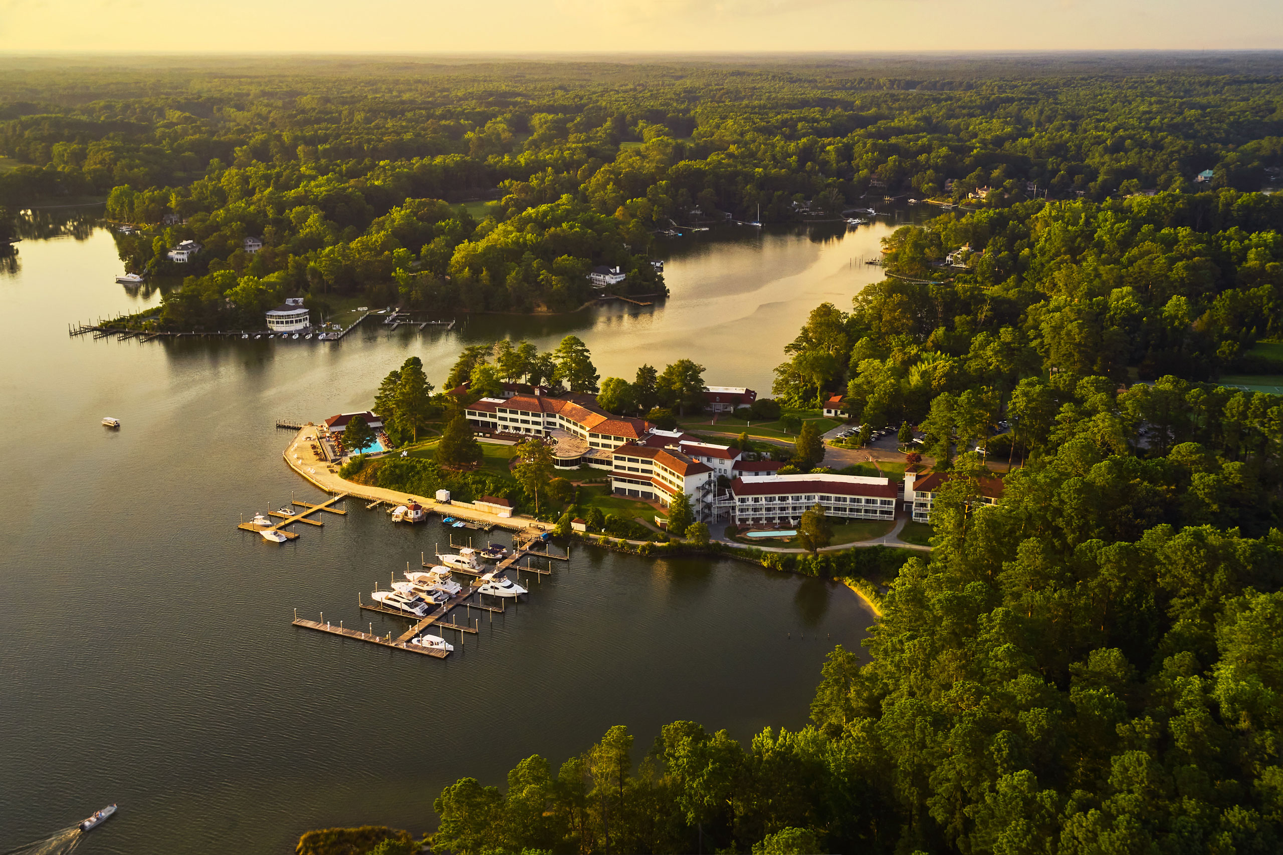 Virginia Coastal Getaway Packages Offers Tides Inn